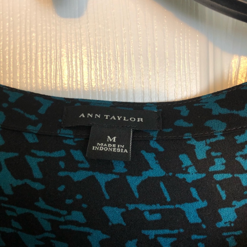 Ann Taylor patterned top - Picture 2 of 3